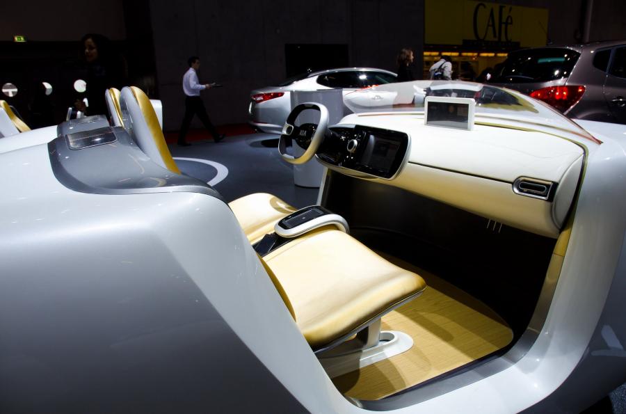 Kia Interior Concept 2012 года  (фото 4 из 5)